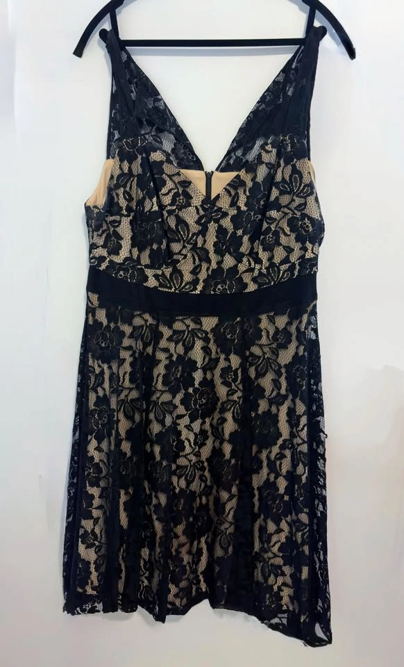 Flattering Torrid Black Lace Wedding Guest Dress Size 16 - photo 3