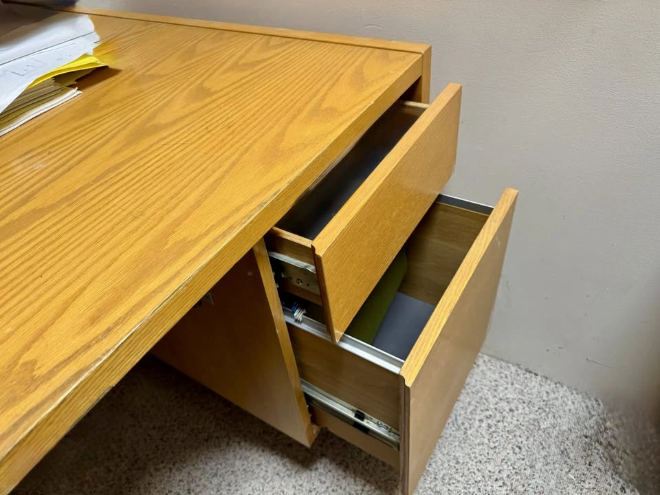 Large Oak Computer Desk with Hutch & Drawers - photo 3