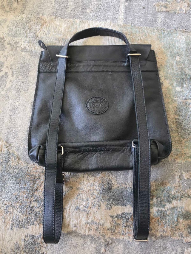 Roots Black Leather Convertible Bag – Like New - photo 3
