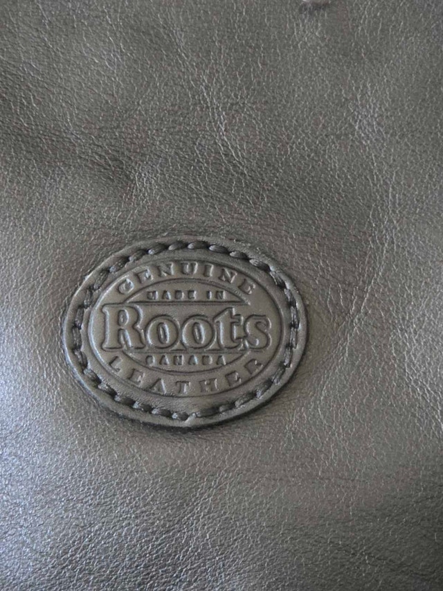 Roots Black Leather Convertible Bag – Like New - photo 4