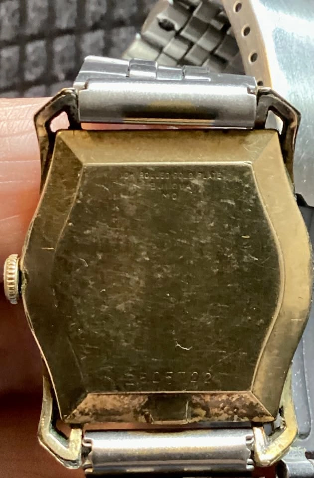 3 Vintage Branded Mechanical Watches: Bulova, Mido, Helbros - photo 3
