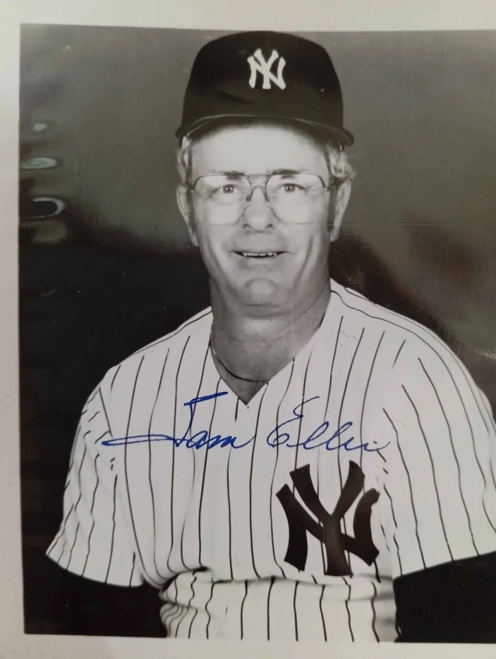 36 Vintage Black & White Signed NY Yankees Photo Album - photo 4