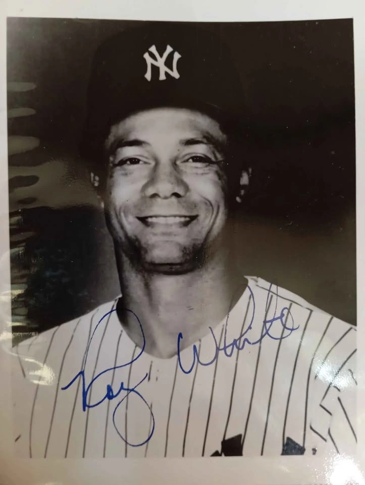 36 Vintage Black & White Signed NY Yankees Photo Album - photo 5