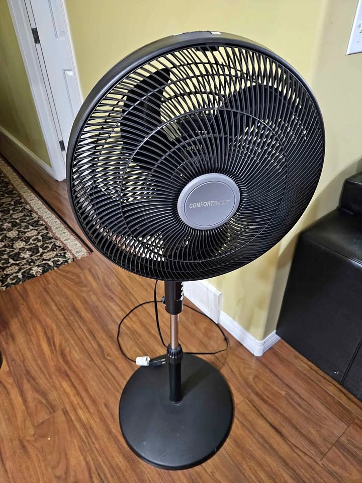 Comfortmate pedestal fan (Great used condition) - Taradale