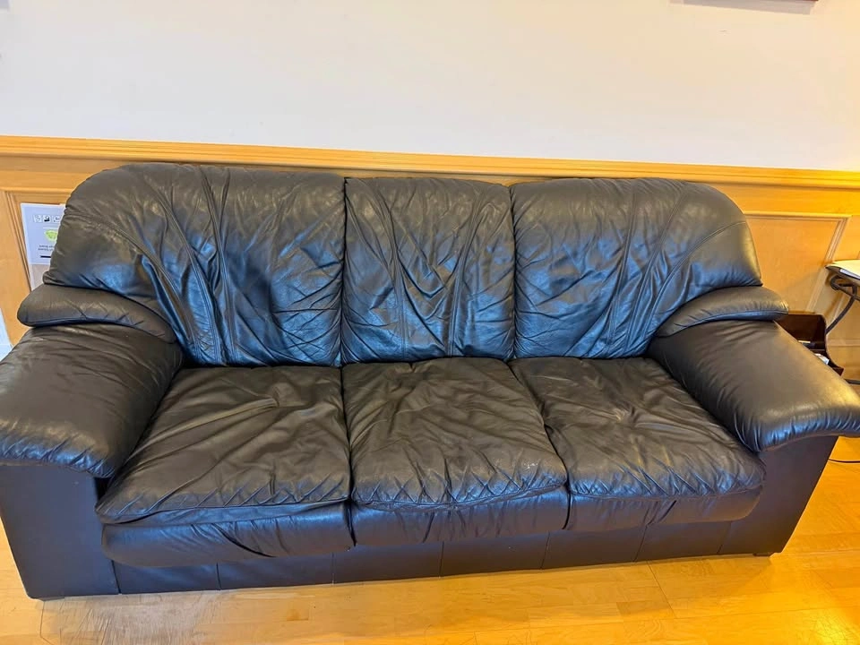 2x Vintage Italian leather couches