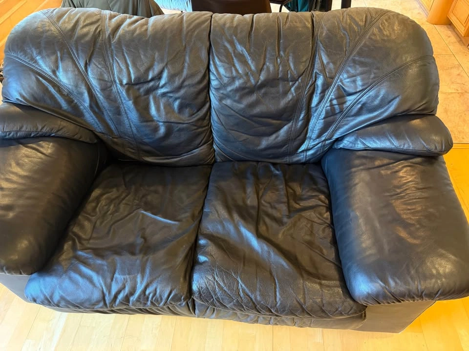 2x Vintage Italian leather couches - photo 2