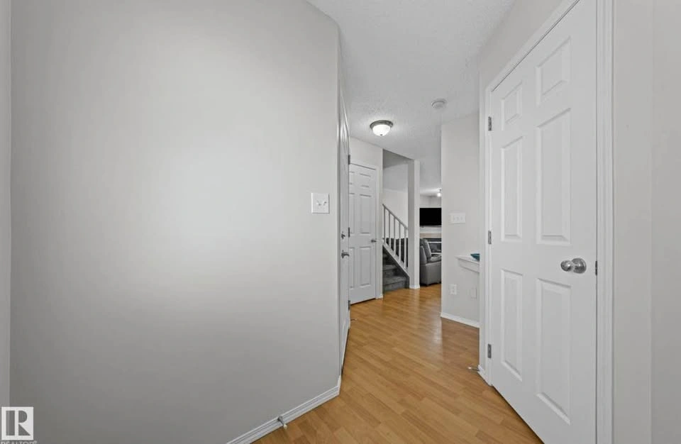 3 Beds 2.5 Baths - House - photo 2