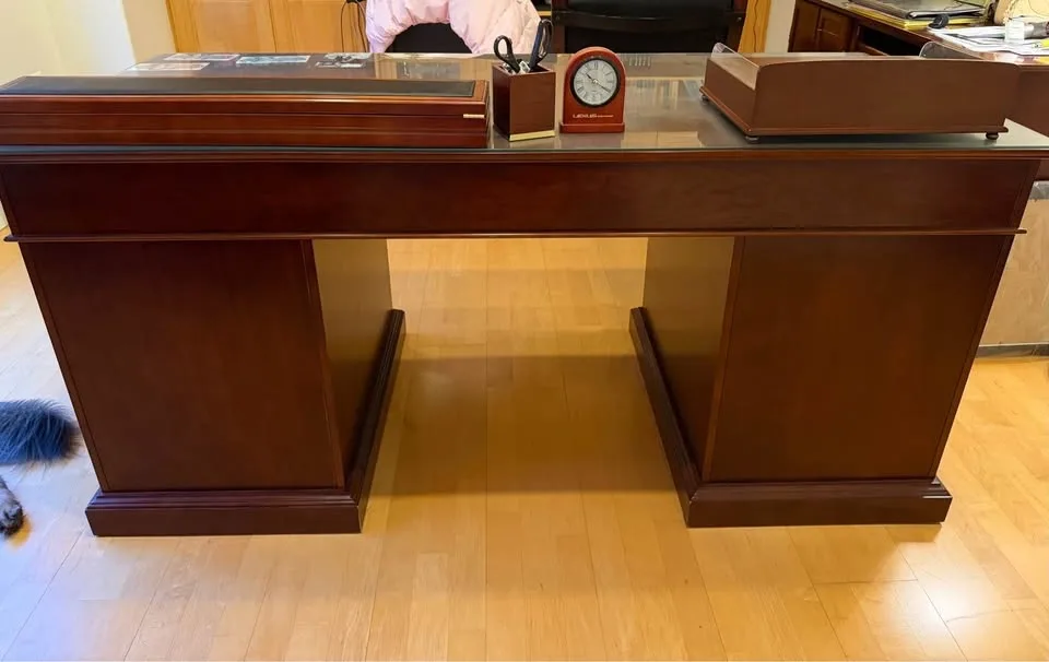 Solid wood Executive desk - photo 2