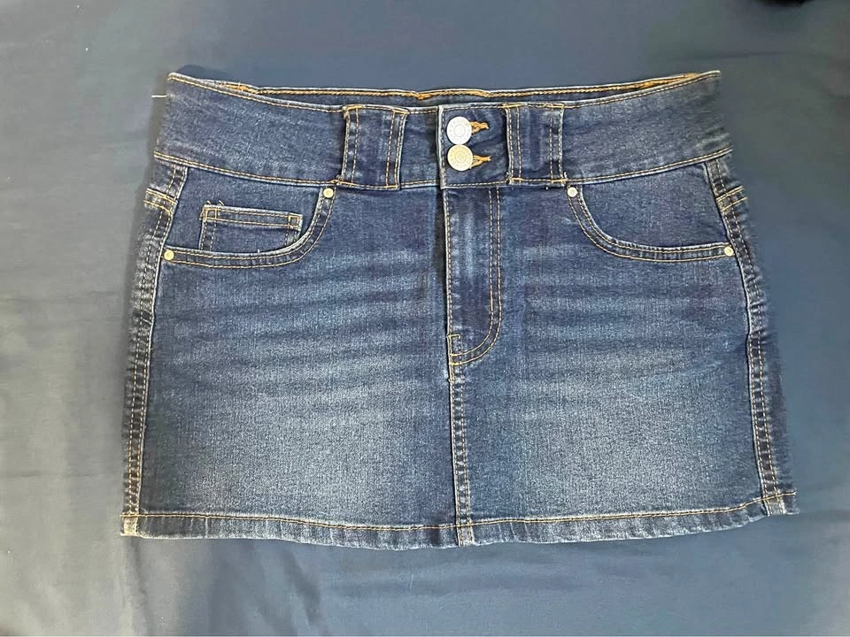 Refuge Dark Wash Denim Skirt • XS