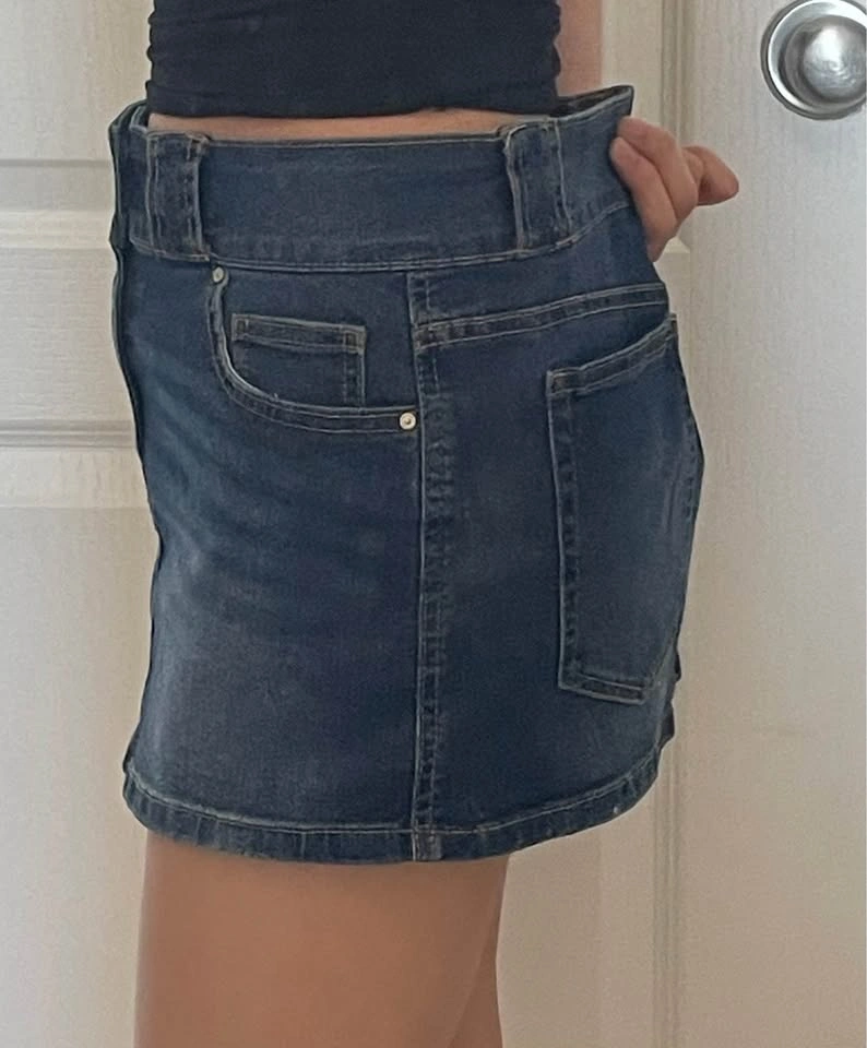 Refuge Dark Wash Denim Skirt • XS - photo 5