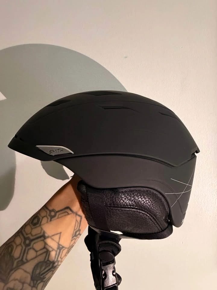 Smith Sequel Snow Helmet Large | Barely Used | Matte Black - photo 2