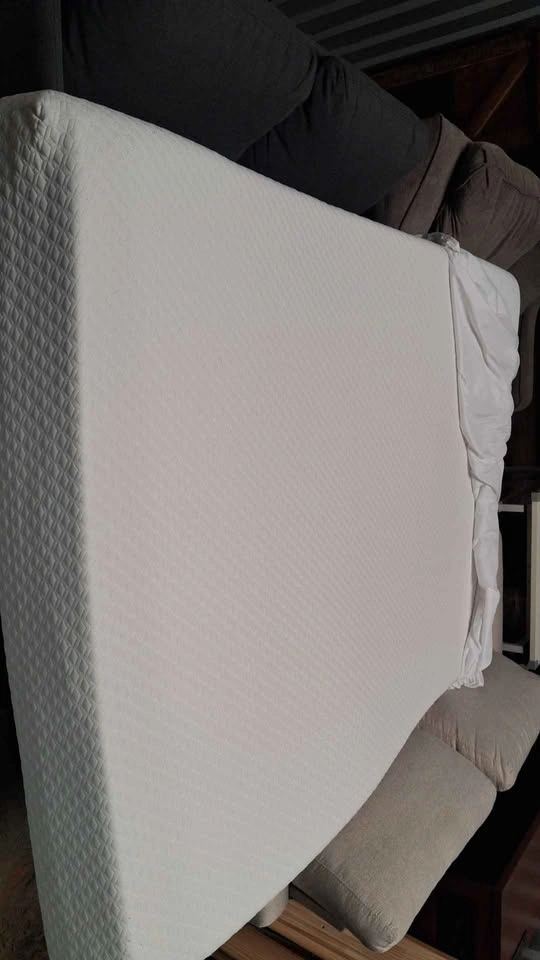 Full size mattress - photo 2