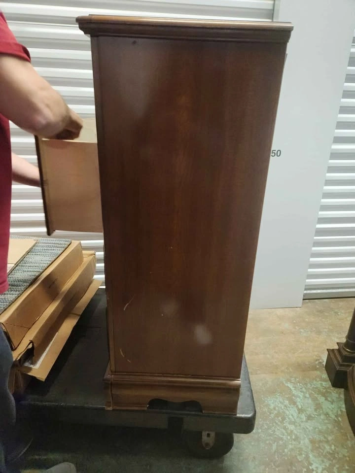 chest of drawers - photo 3