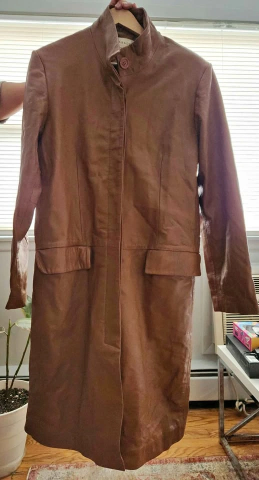 Paradox coat. Brown