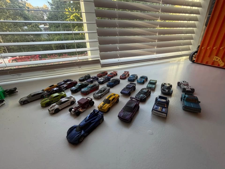 Hot wheels Race Track & Cars - photo 4