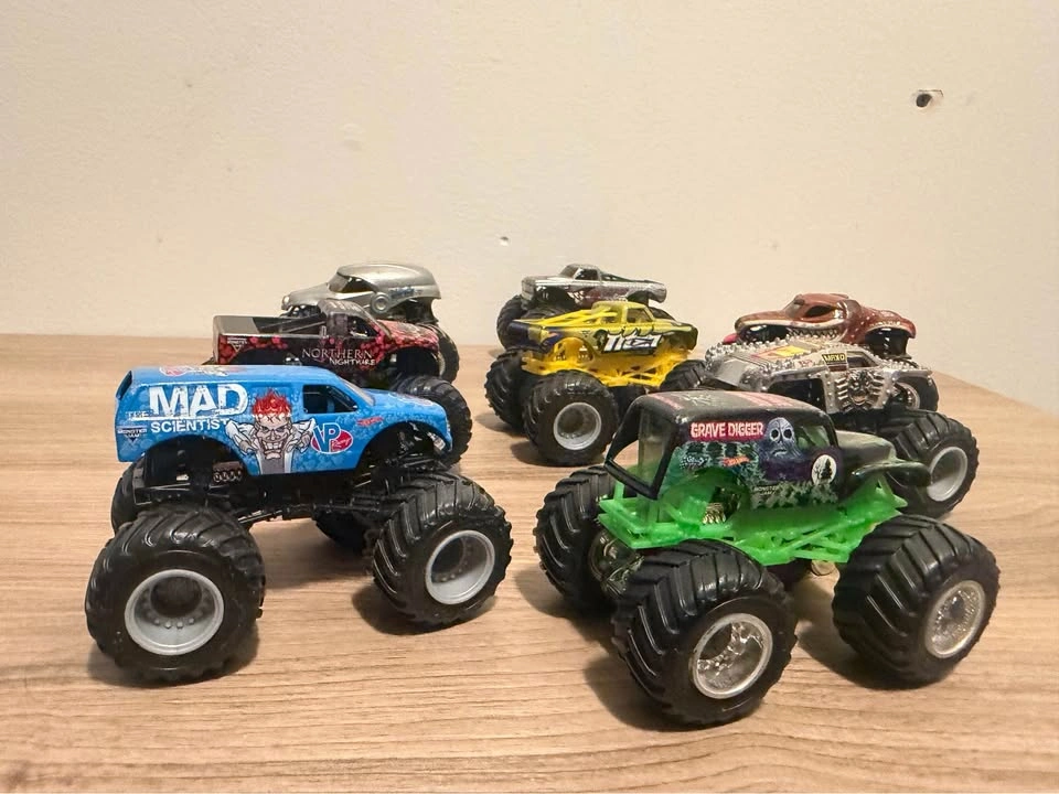 Monster Trucks - photo 3
