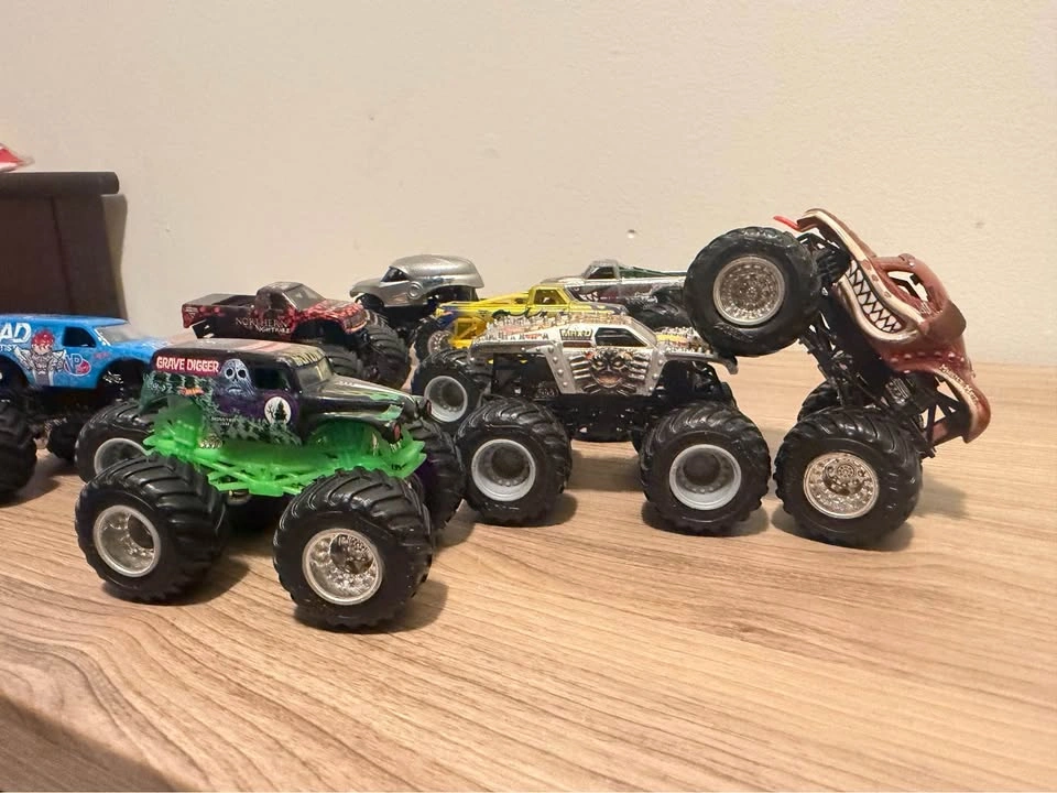 Monster Trucks - photo 4
