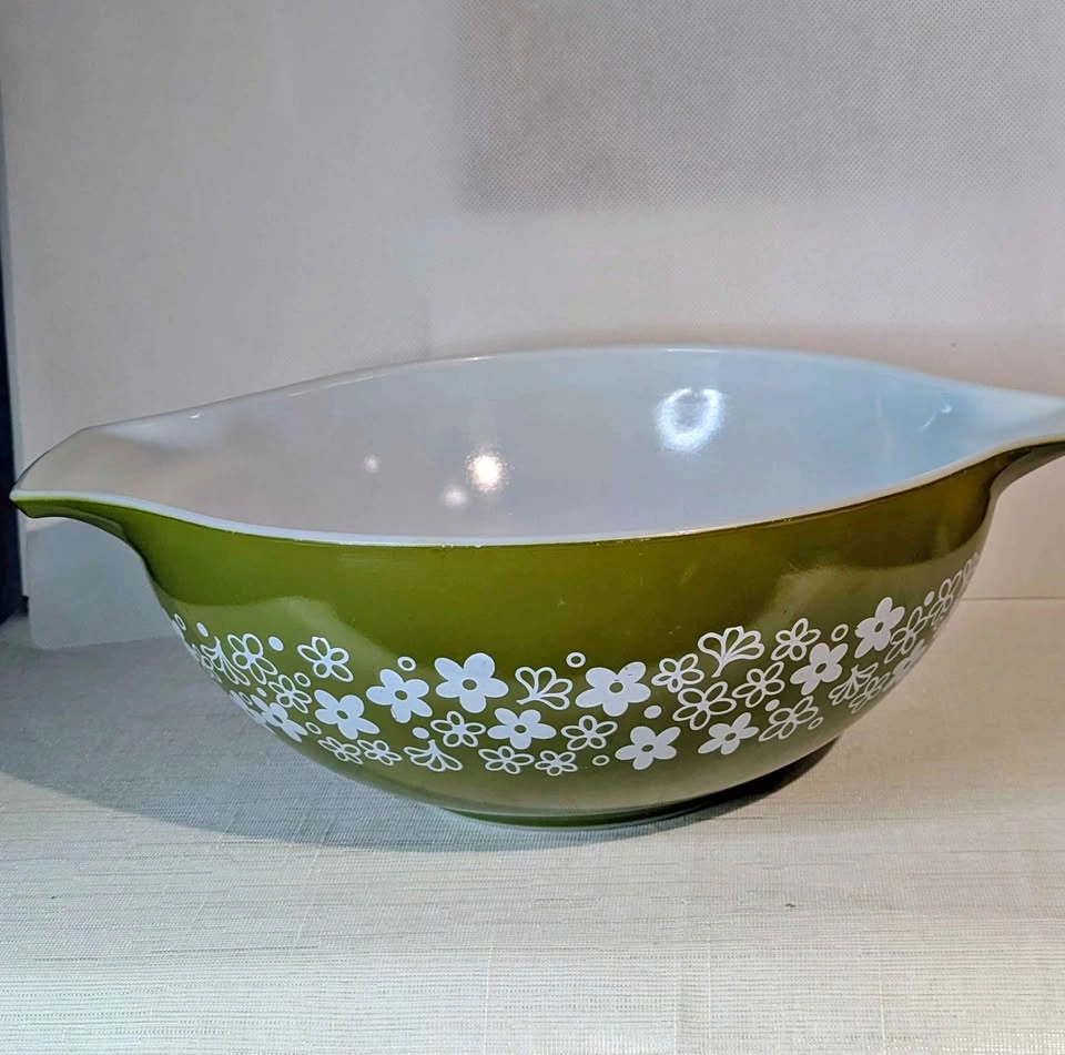 PYREX Spring Blossom Green Cinderella Mixing Bowl 444 4 qt