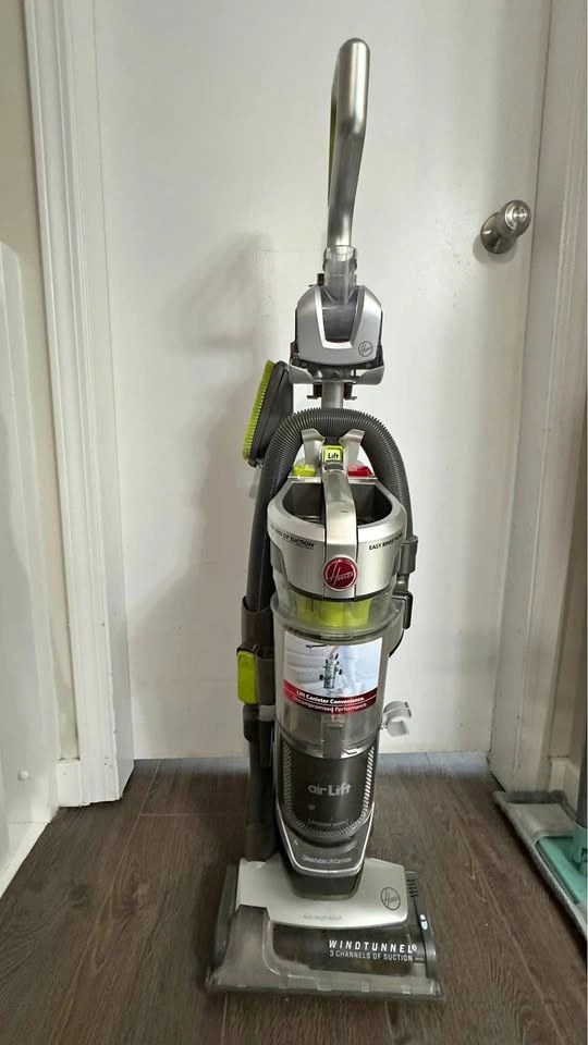 Hoover Air Lift Deluxe Bagless Upright Vacuum Cleaner UH72510RM