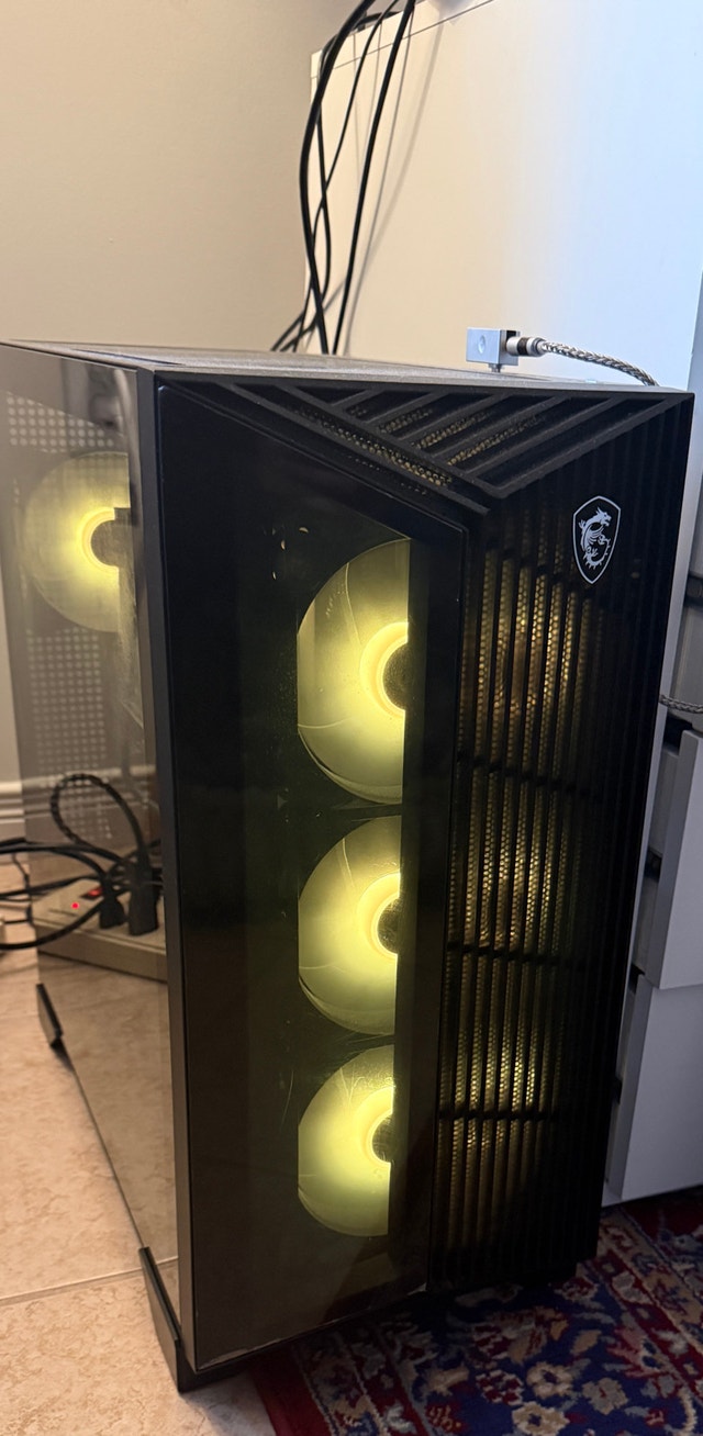 AMD R7-8700F, GeForce RTX 5060, 32GB DDR5 6000mhz, 2TB M.2
