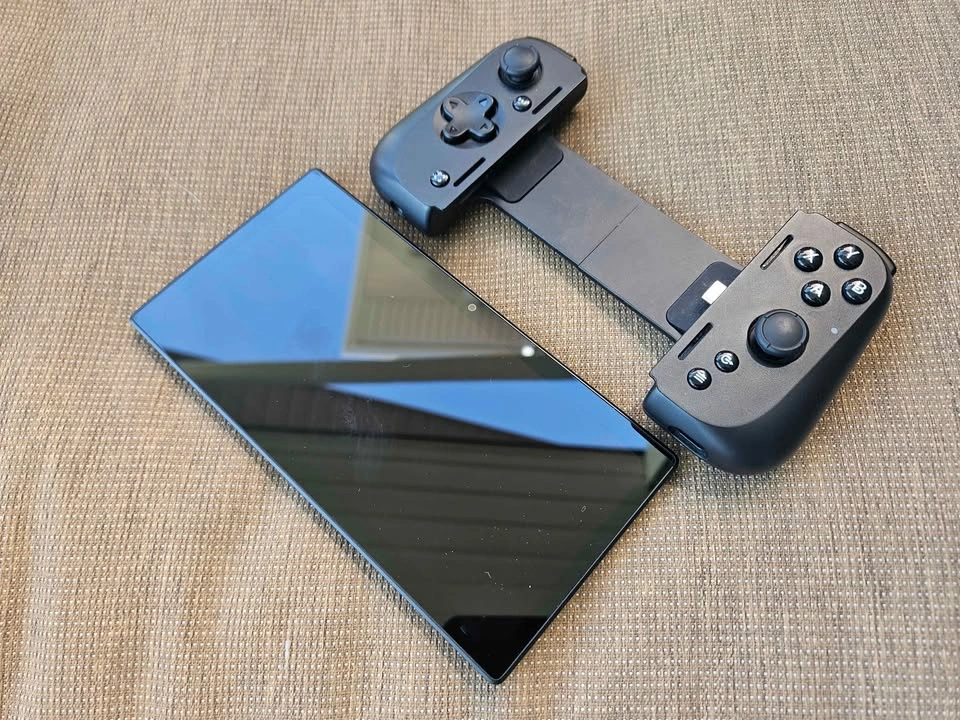 Razer Edge 5g android handheld - photo 2