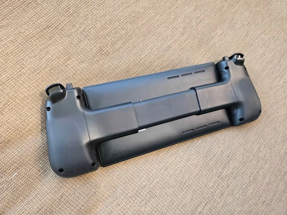Razer Edge 5g android handheld - photo 3