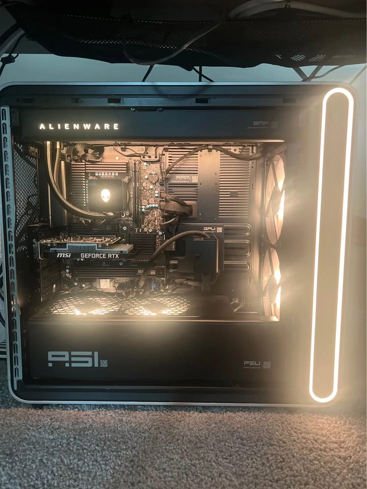 Alienware Aurora Gaming Desktop (Ultra 9 285K / 4TB SSD / 32GB D - photo 3