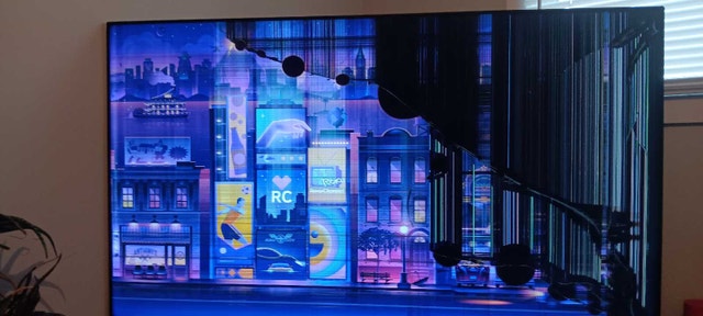 Cracked Hisense 55 inch 4K Roku TV UHD HDR LED 55R63N