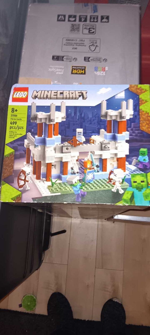LEGO Minecraft The Ice Castle 21186