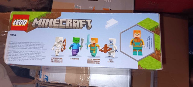 LEGO Minecraft The Ice Castle 21186 - photo 3