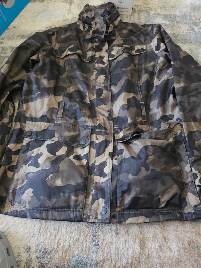 The Northface Women's size XL Camouflage Jacket - photo 2