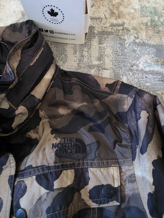The Northface Women's size XL Camouflage Jacket - photo 3