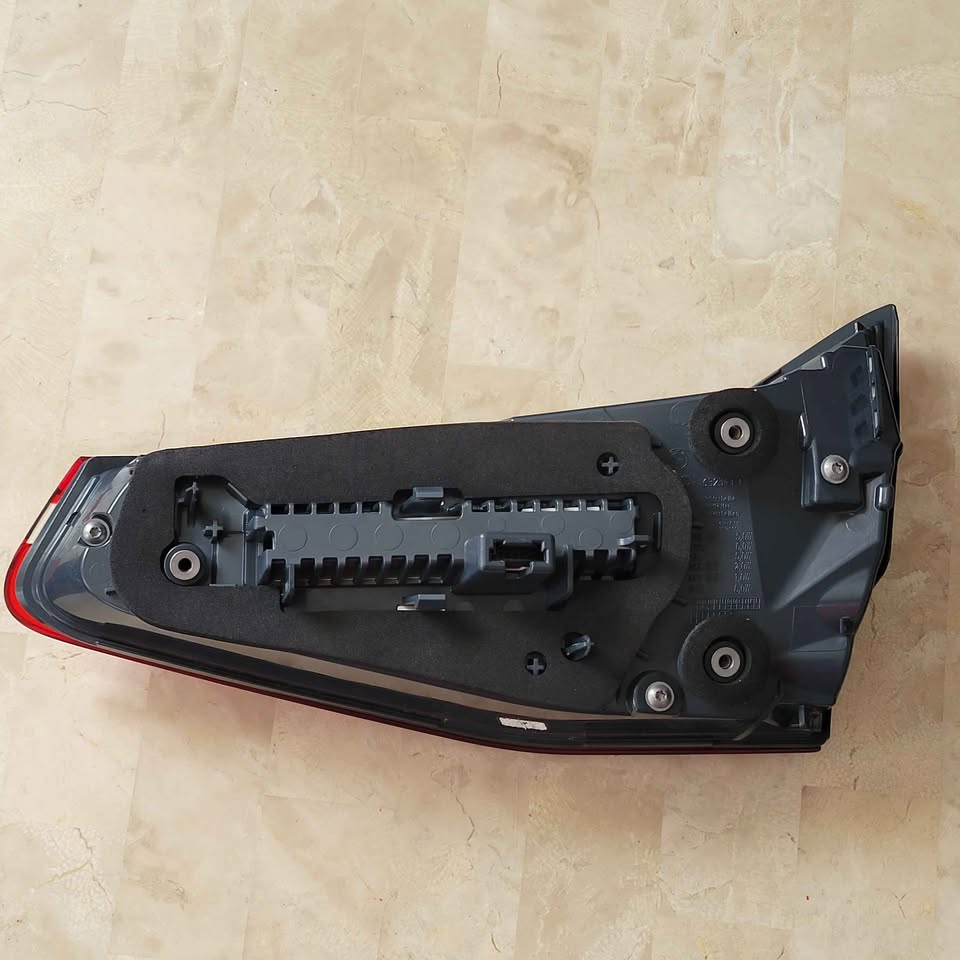 2018 2019 BMW G32 Left Taillight 640i Gran Turismo - photo 5