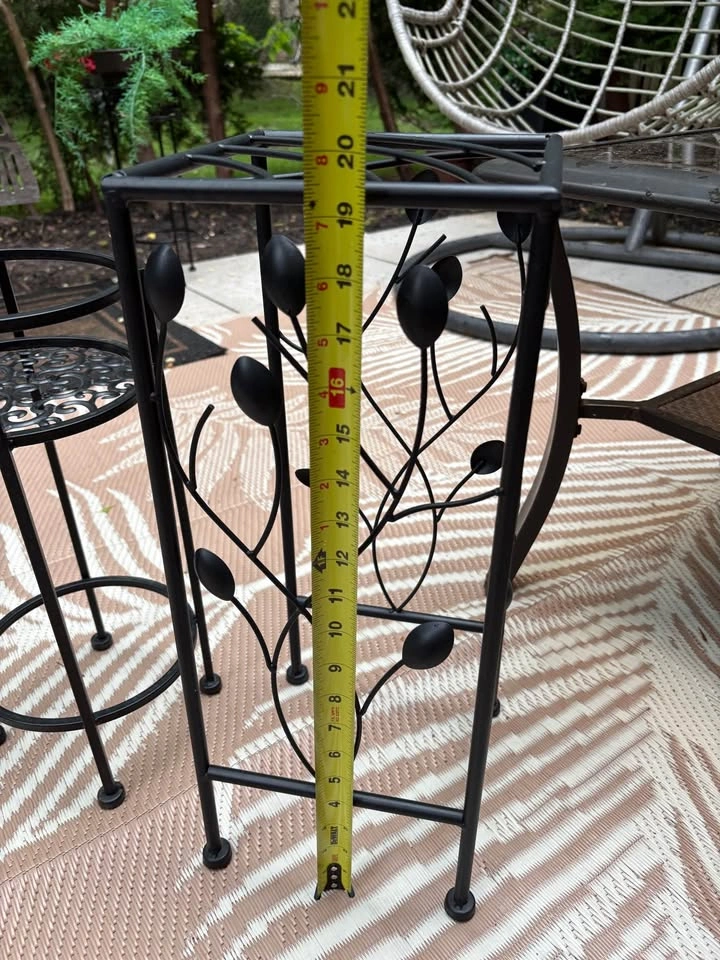 Charming Set of 4 Black Metal Plant Stands - photo 2