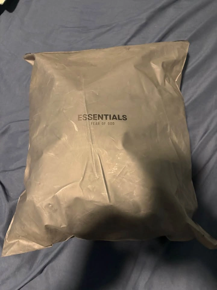 Essentials - photo 2