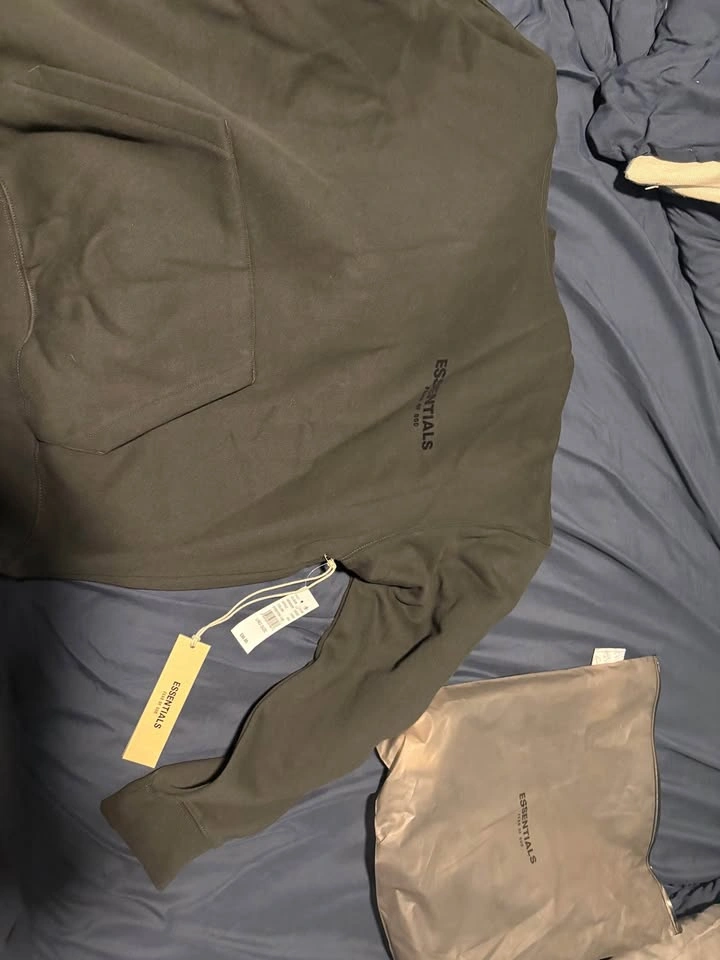 Essentials - photo 3