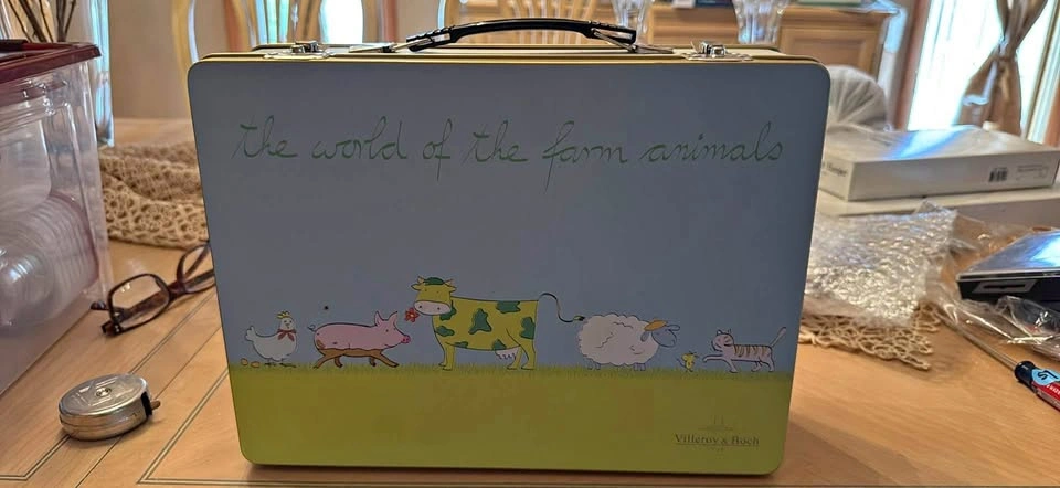 Villeroy & Boch 1748 The World Of The Farm Animals Metal Suitcas