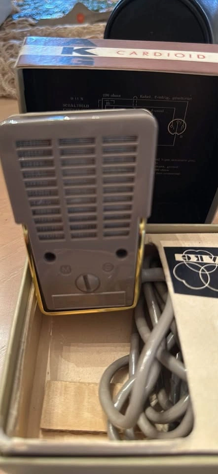 Grundig Majestic AKG Vintage Dynamic Cardioid Microphone - photo 4