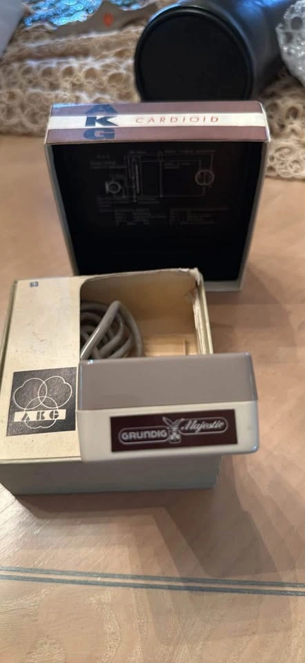 Grundig Majestic AKG Vintage Dynamic Cardioid Microphone - photo 5