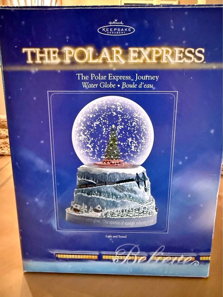 The Polar Express Journey Water Globe 04 Hallmark Warner Brother
