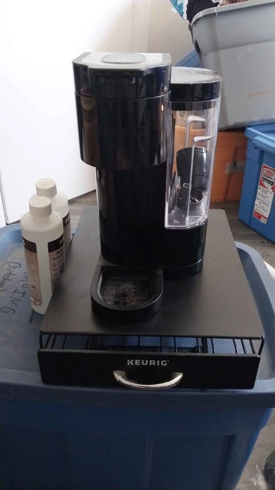 Keurig Single Serve Coffee Maker with Pod Tray and Descaling - photo 2