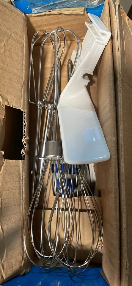 Black & Decker PowerPro 250-Watt mixer - photo 2