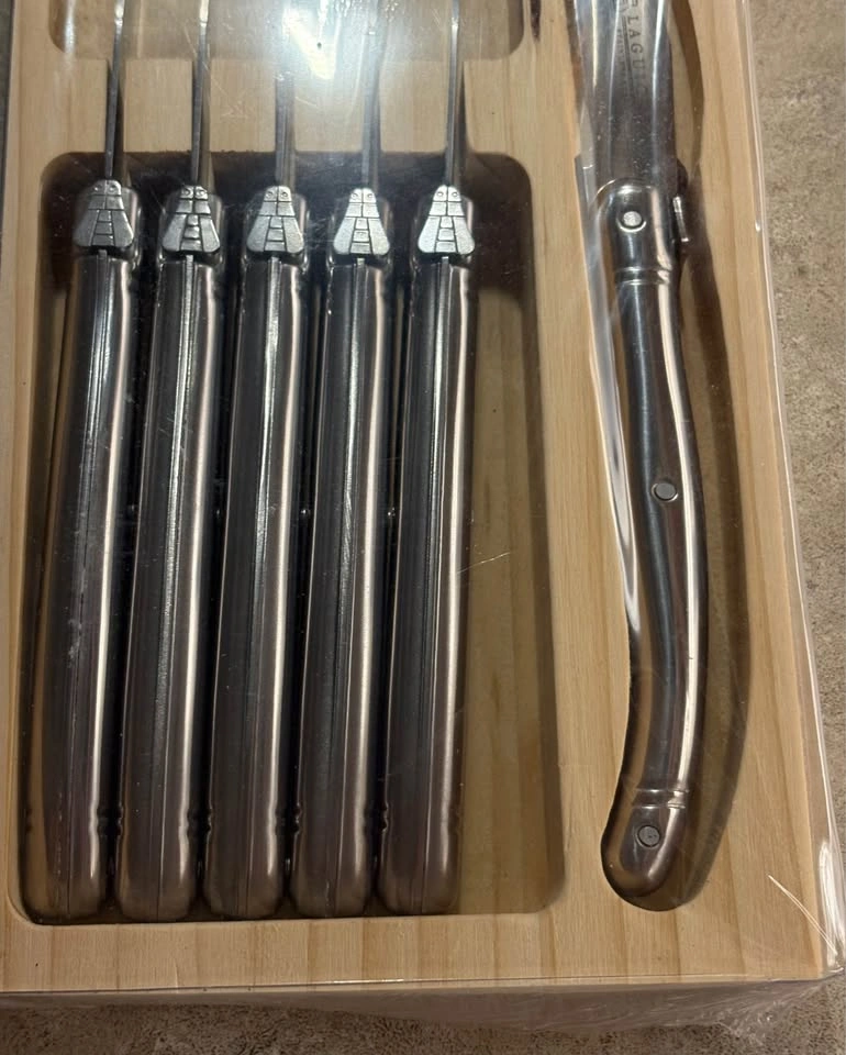 New in Box Laguiole Professional Stainless Steel Steak Knife Set - photo 3