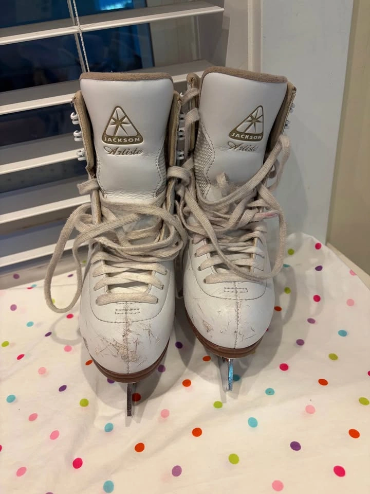 Jackson Artiste Figure Skates size 2c - photo 2