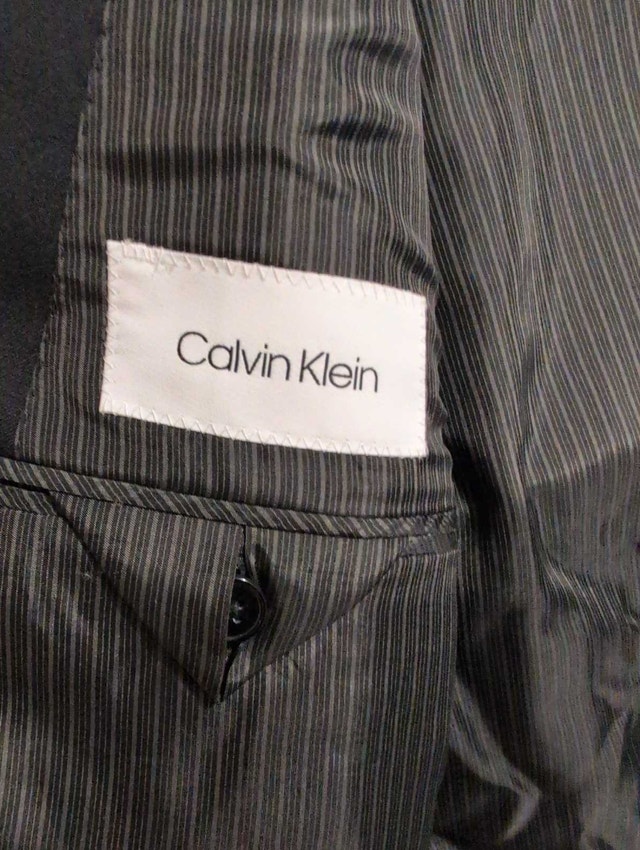 Calvin Klein 3-Piece Suit - photo 2