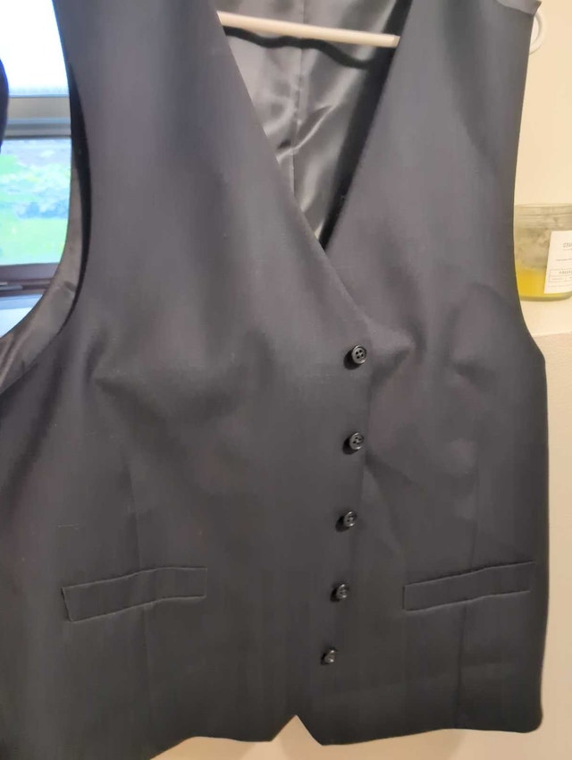 Calvin Klein 3-Piece Suit - photo 3
