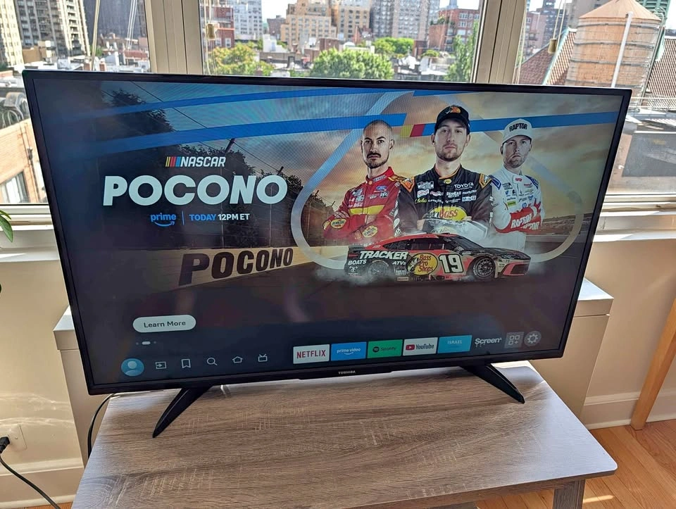 Toshiba 44 inch smart tv