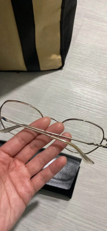 Blue light glasses w/ case - photo 3