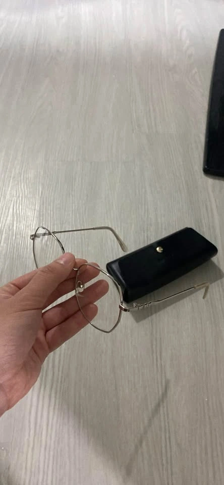 Blue light glasses w/ case - photo 5