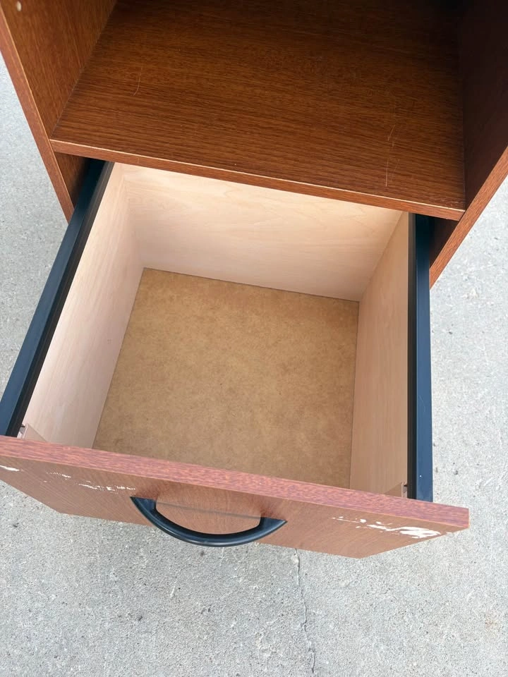 Night Stand / Side Table - photo 2